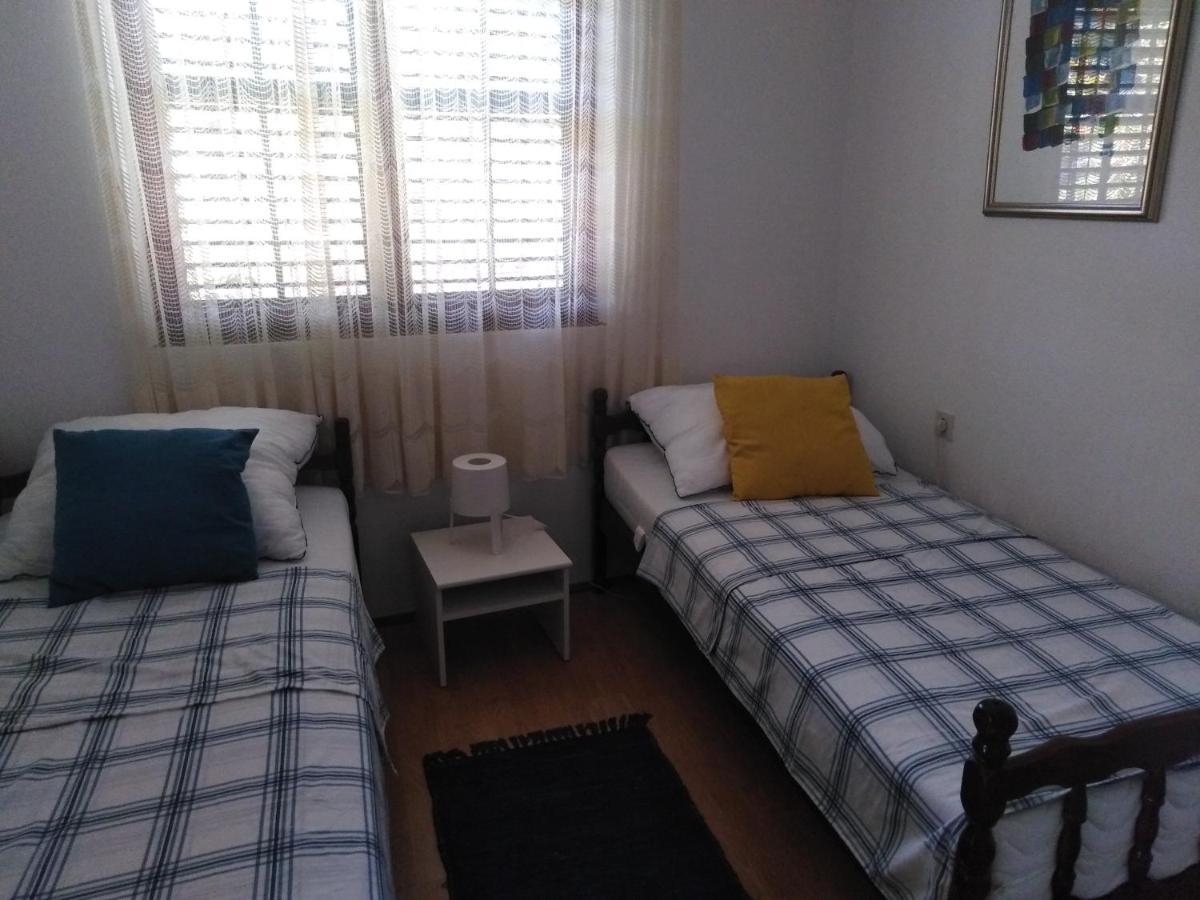 Apartments By The Sea Basina, Hvar - 542 Vrbanj Extérieur photo