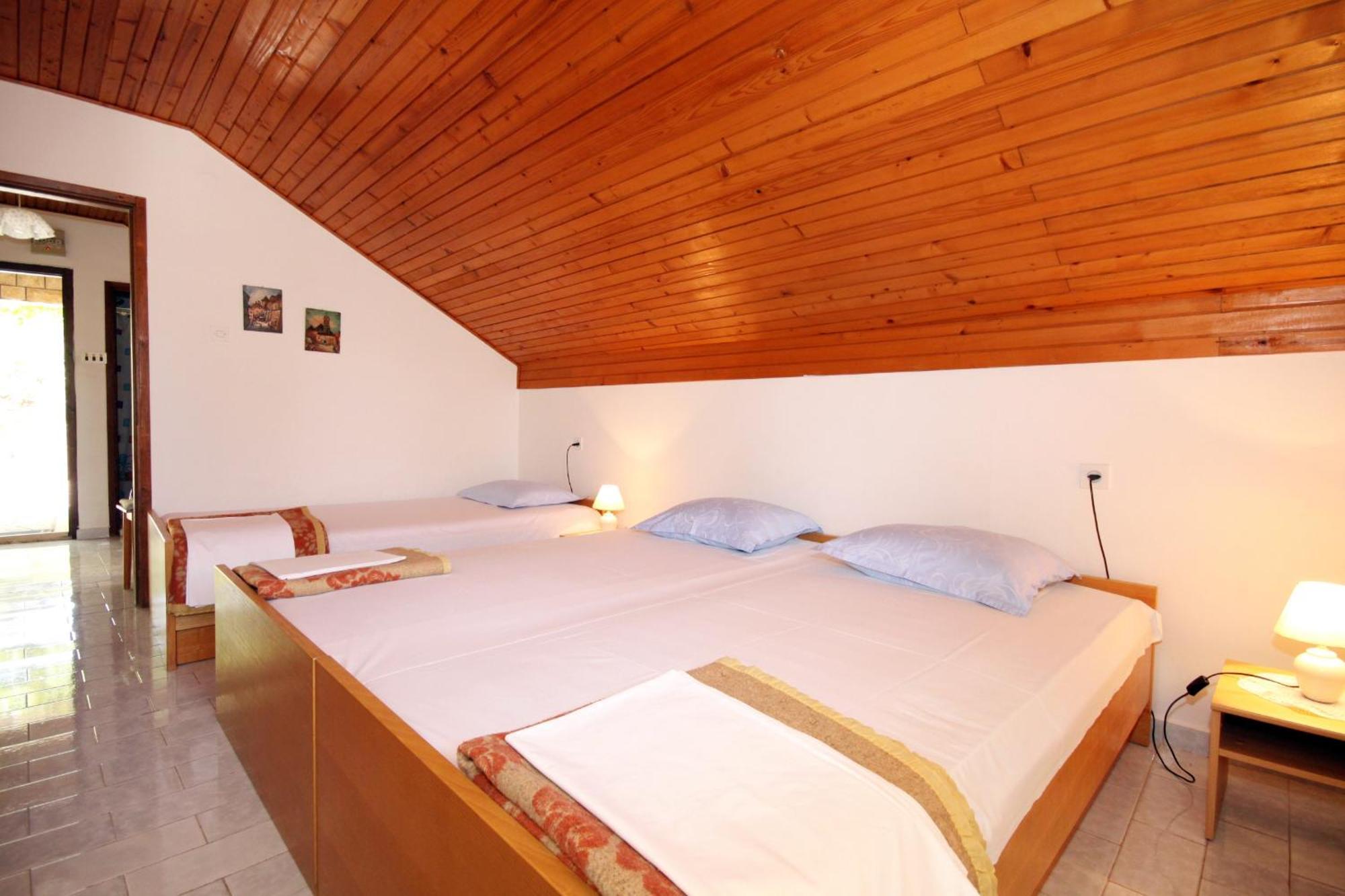 Apartments By The Sea Basina, Hvar - 542 Vrbanj Chambre photo