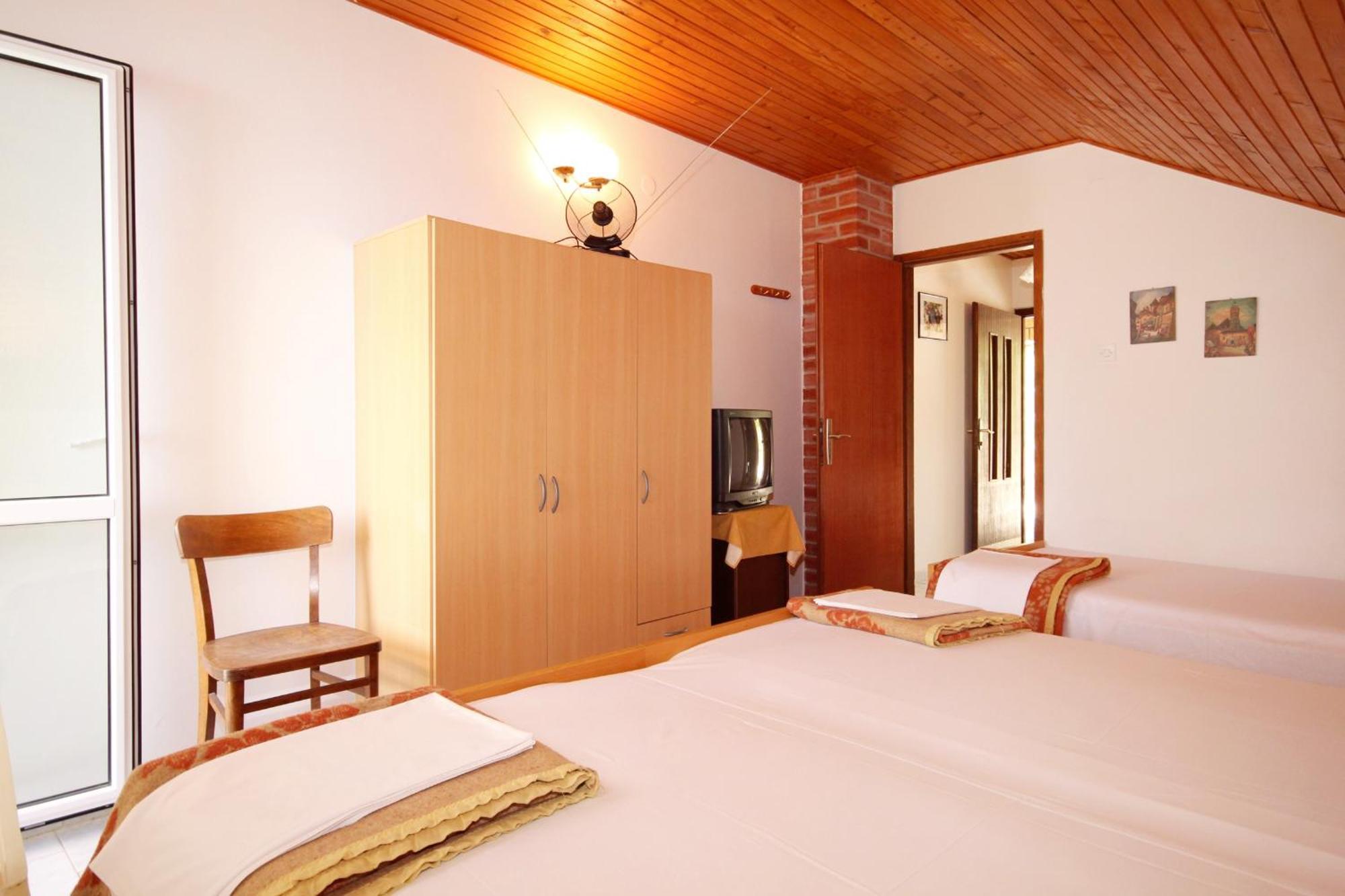 Apartments By The Sea Basina, Hvar - 542 Vrbanj Chambre photo